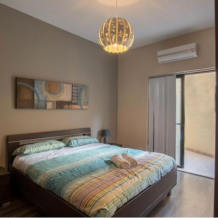 Bugibba Square Seaview 3 Bedroom Apartment Сейнт Полс Бей Екстериор снимка