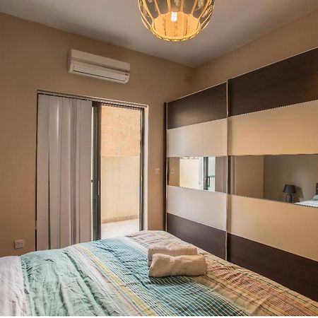 Bugibba Square Seaview 3 Bedroom Apartment Сейнт Полс Бей Екстериор снимка