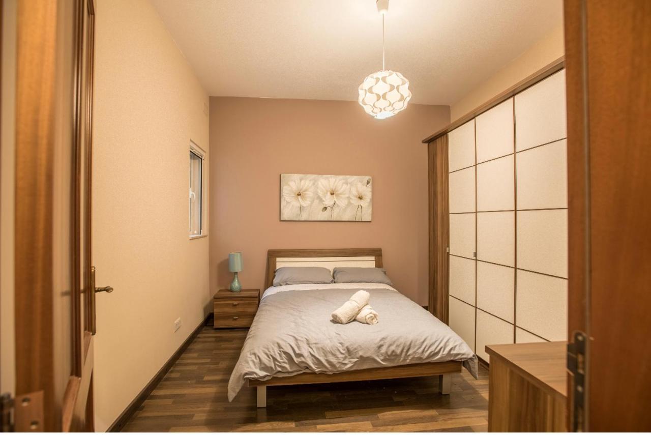 Bugibba Square Seaview 3 Bedroom Apartment Сейнт Полс Бей Екстериор снимка