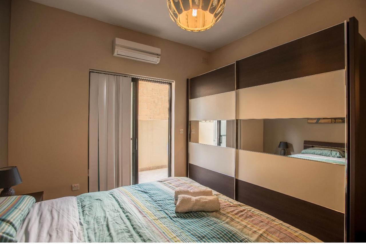Bugibba Square Seaview 3 Bedroom Apartment Сейнт Полс Бей Екстериор снимка