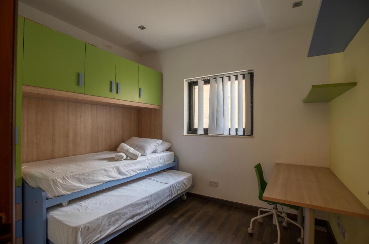 Bugibba Square Seaview 3 Bedroom Apartment Сейнт Полс Бей Екстериор снимка
